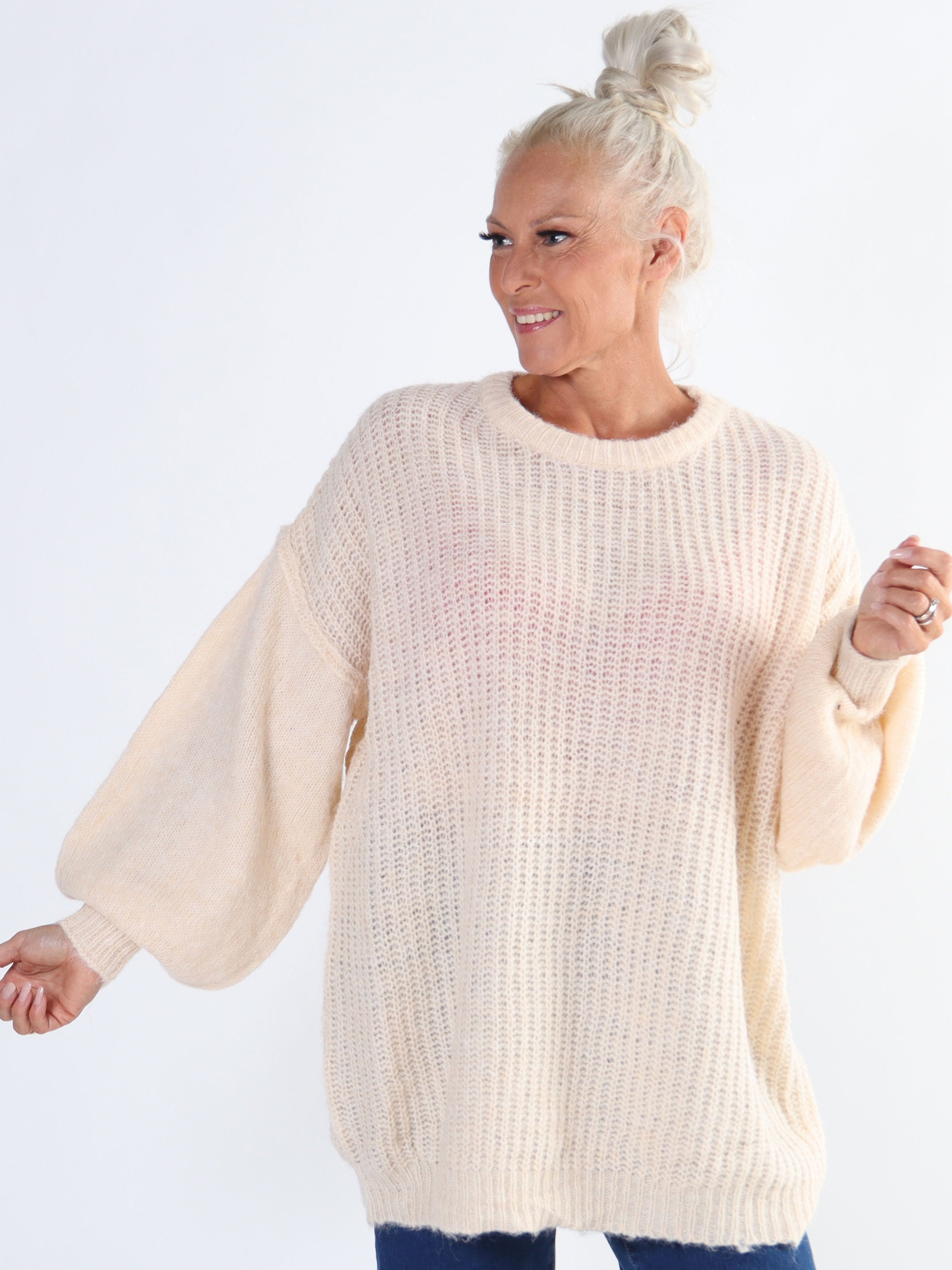 Leana - Lång mjuk plus size stickad blus med ballongärmar